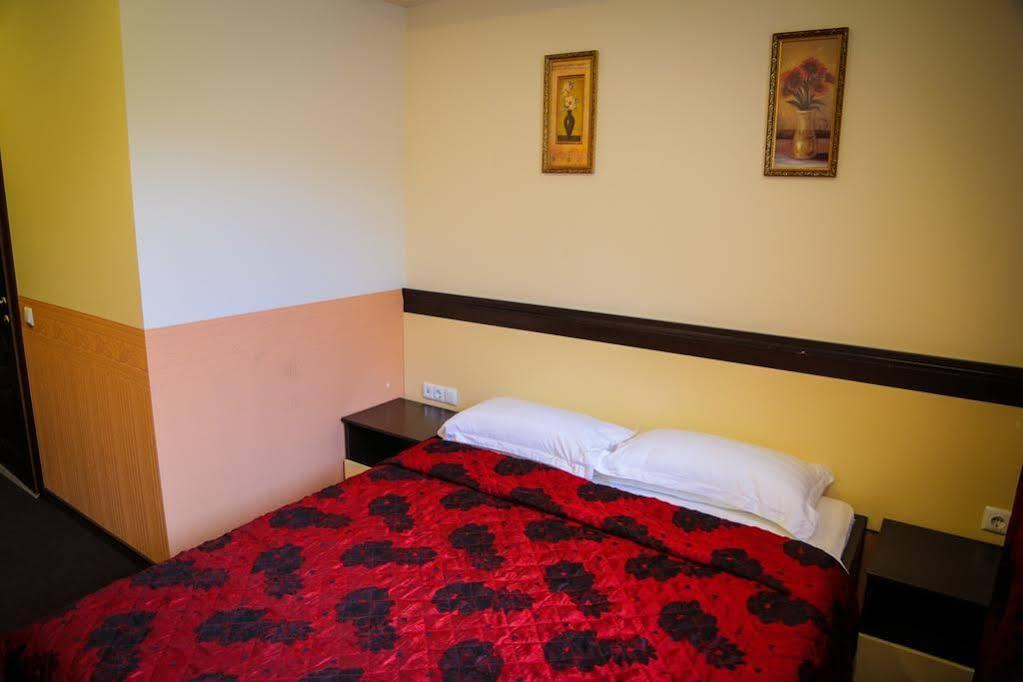 Mildom Express Otel Almatı Dış mekan fotoğraf