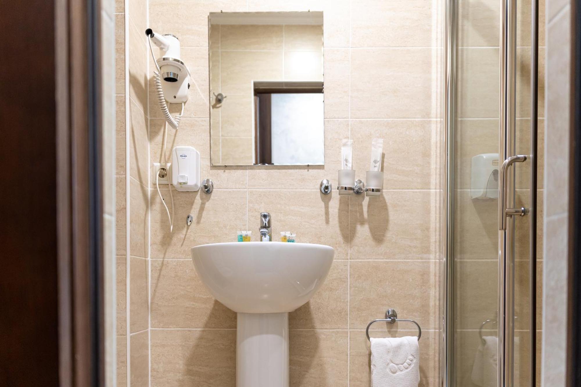 Mildom Express Otel Almatı Dış mekan fotoğraf