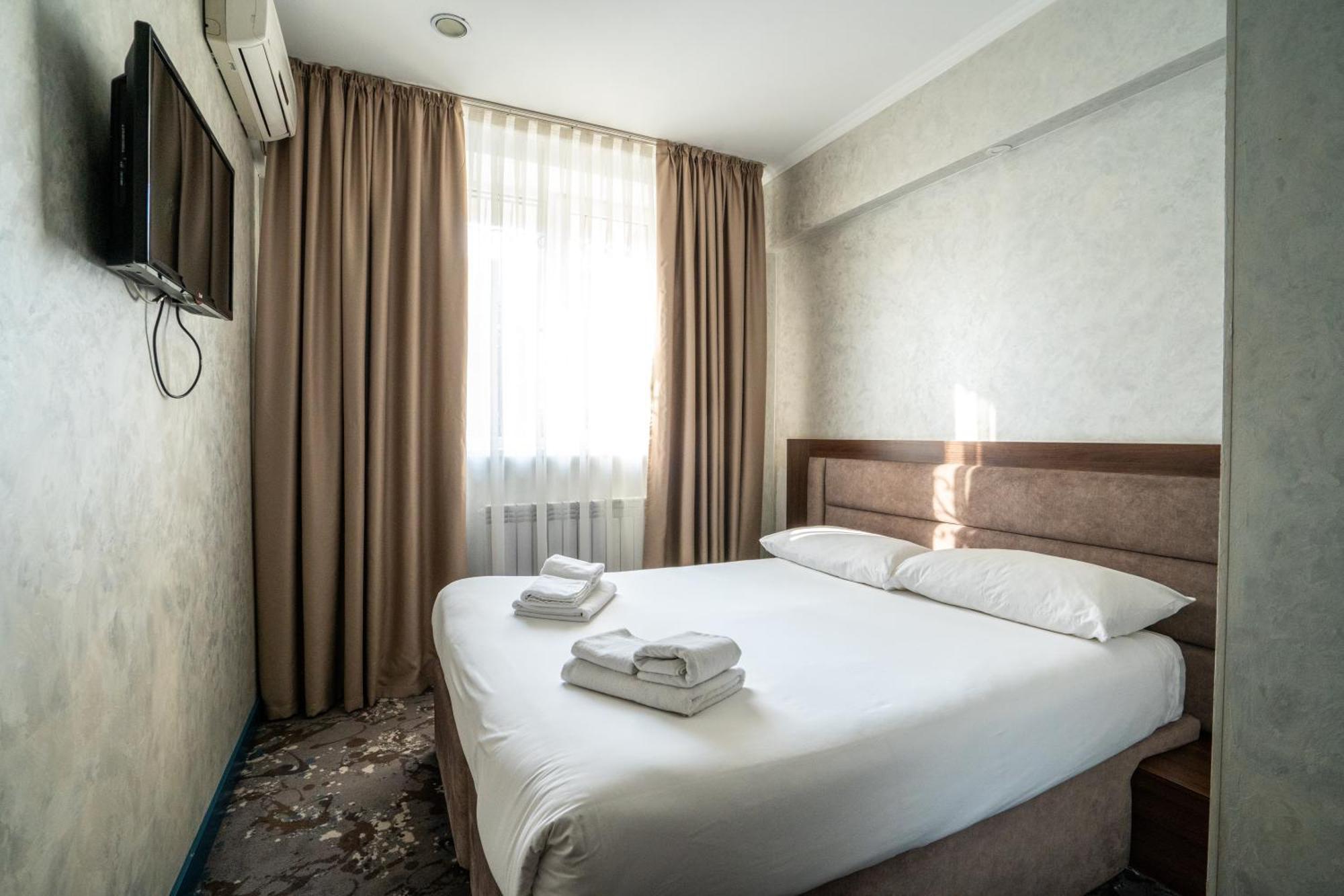 Mildom Express Otel Almatı Dış mekan fotoğraf
