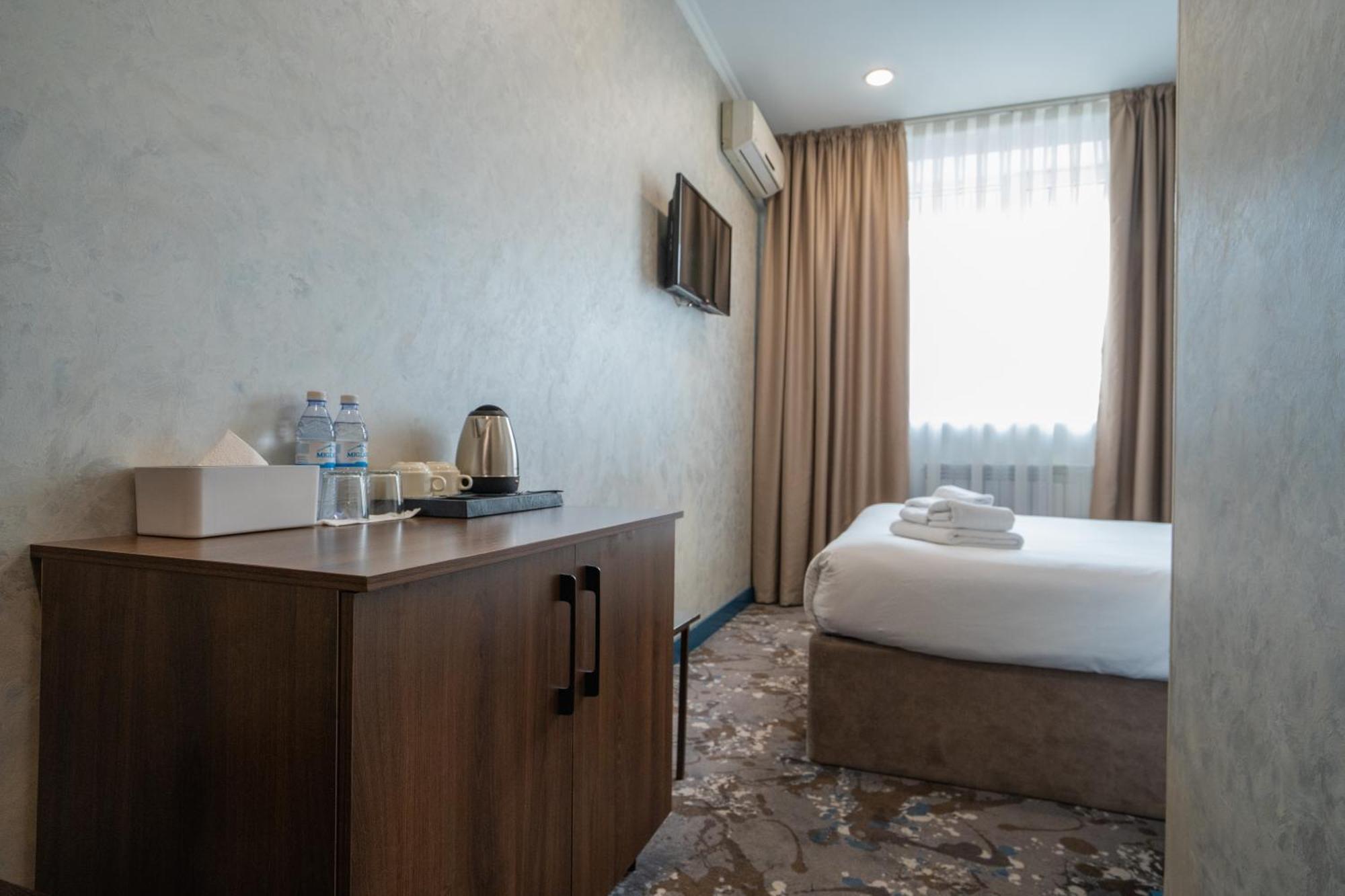 Mildom Express Otel Almatı Dış mekan fotoğraf