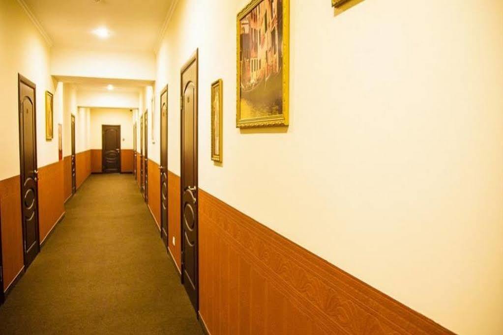 Mildom Express Otel Almatı Dış mekan fotoğraf
